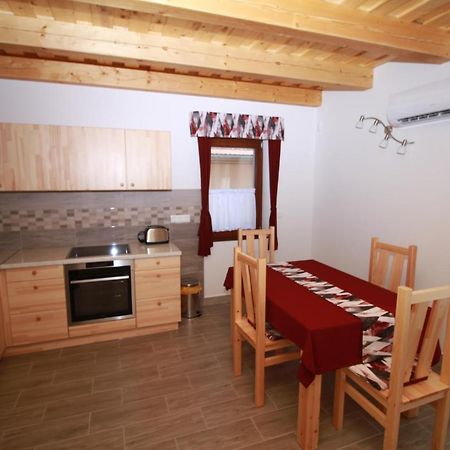 Boni Apartmanok Хедькё Экстерьер фото
